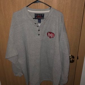 vintage bulls pull over